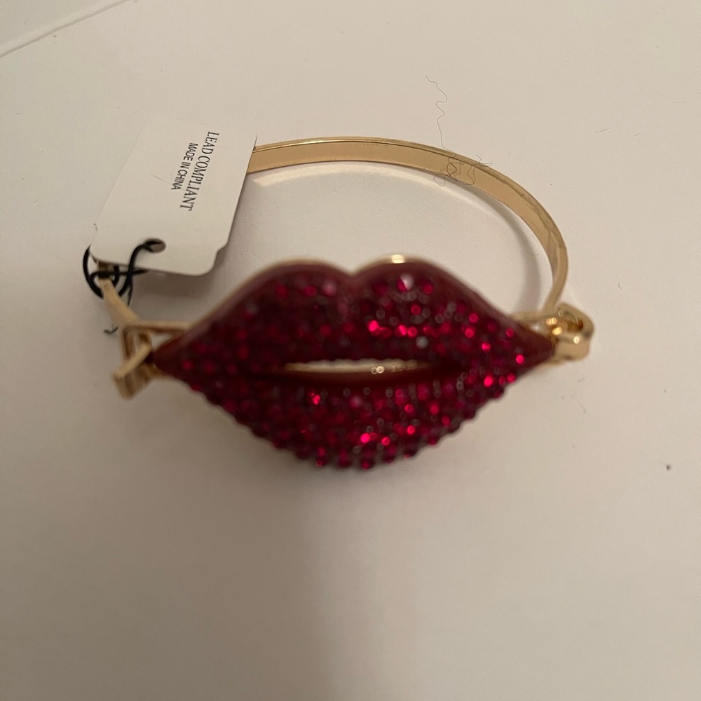 NWT Red Crystal Lips Bracelet RARE By Natasha Couture - Picture 7 of 9